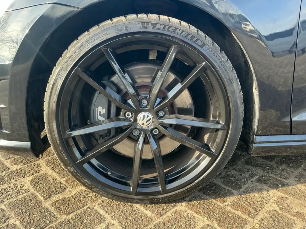 Volkswagen Golf 7 R 2016 Voiture de tourisme