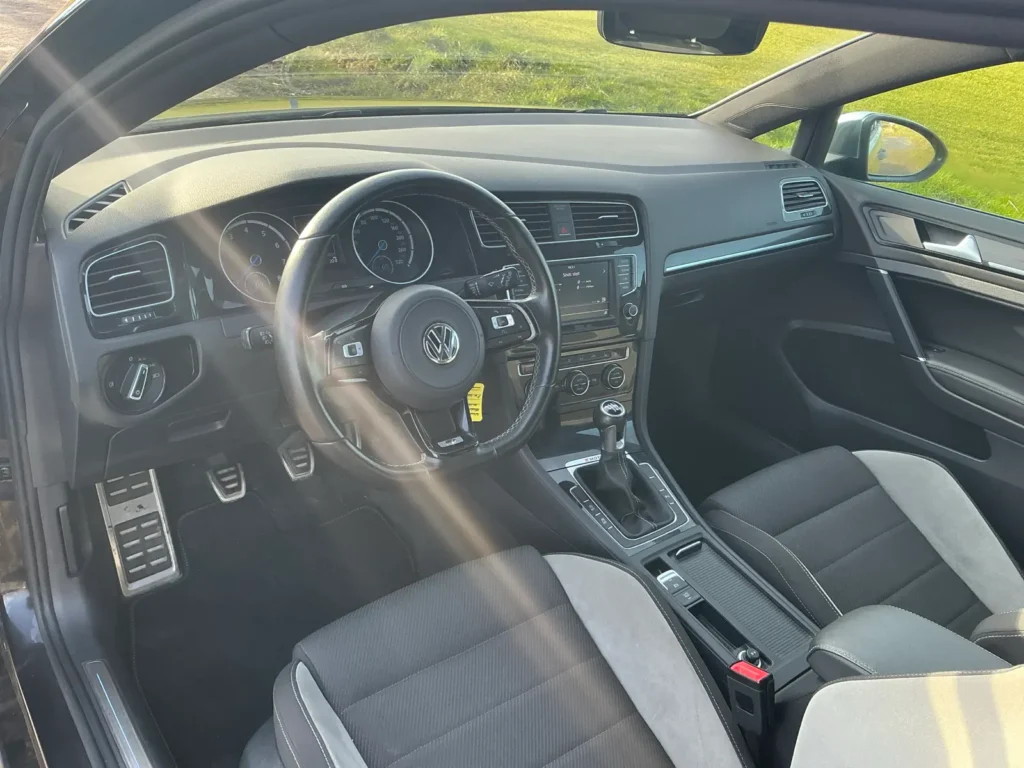 Volkswagen Golf 7 R 2016 Voiture de tourisme