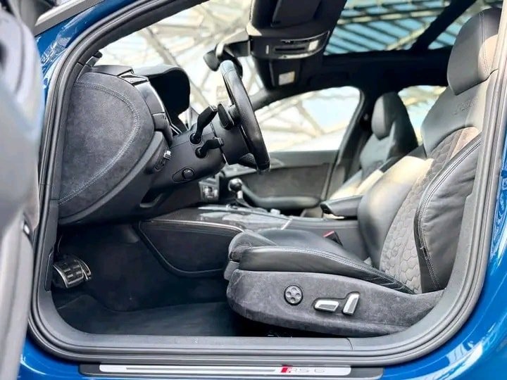 Audi RS6 Avant V8 Biturbo