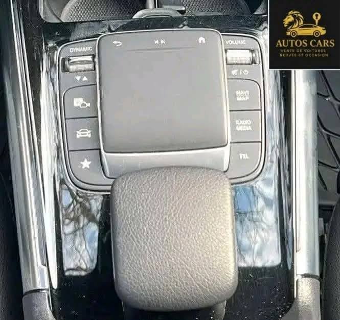MERCEDES-BENZ B 200 2020