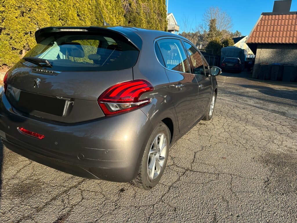 Peugeot 208 Gris full option
