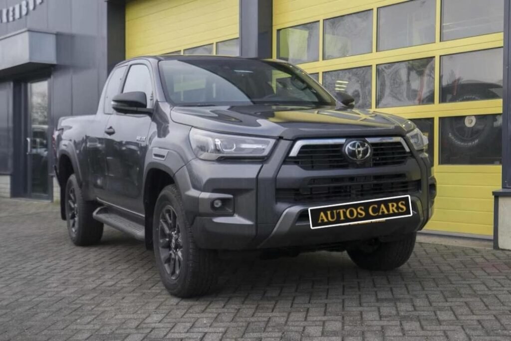 Toyota Hilux 2.8 D-4D Invincible 2024