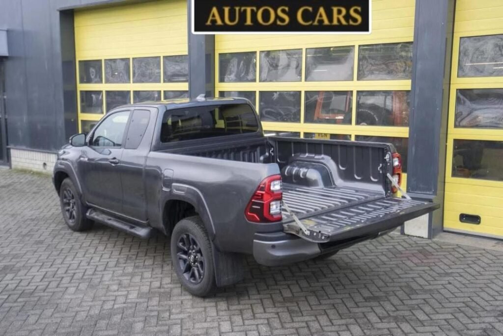 Toyota Hilux 2.8 D-4D Invincible 2024