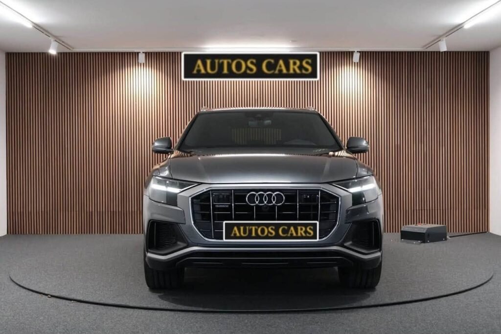 AUDI Q8 55 TFSI e QUATTRO TIPTRONIC 381 CV