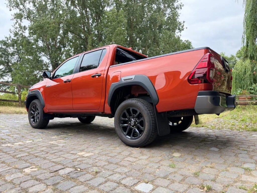 Toyota Hilux Invincible 2.8 D-4D 204 CV