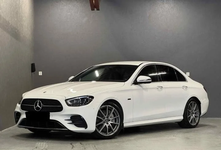 Mercedes-Benz E 300e 4MATIC AMG Line 333 CV