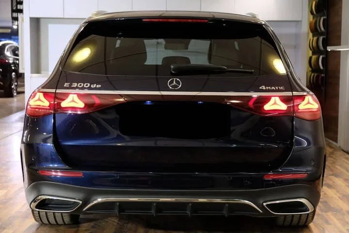 Mercedes-Benz E 300 de T 4MATIC AMG Premium 326 CH