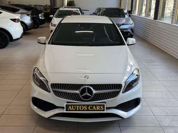 Mercedes-Benz A-Klasse AMG Line 1.6 Essence Automatique 122 CV