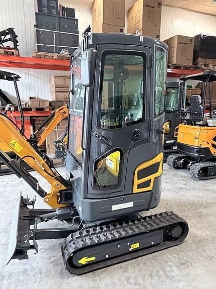 Minipelle JKW-18S Kubota D902 Diesel 16 CV Cabine Fermée 2026