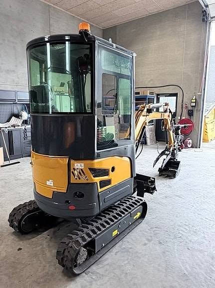 Minipelle JKW-18S Kubota D902 Diesel 16 CV Cabine Fermée 2026