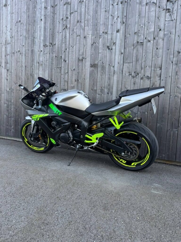 Yamaha YZF-R1 Sportive 998cc 151 CV Boîte Manuelle