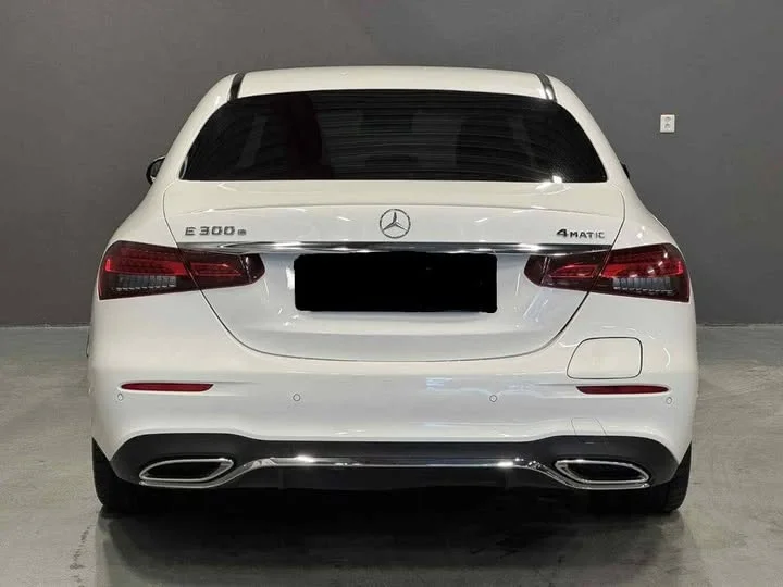 Mercedes-Benz E 300e 4MATIC AMG Line 333 CV