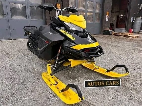 Ski-Doo Summit X 850 SHOT Motoneige Essence 156 ch 2018