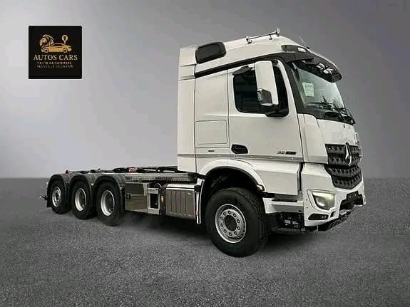 Mercedes-Benz Arocs 3258L Multilift 8x4 Diesel 580 CV Powershift 2026