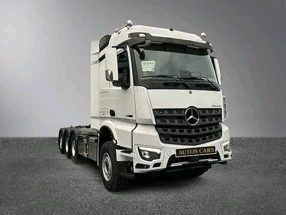Mercedes-Benz Arocs 3258L Multilift 8x4 Diesel 580 CV Powershift 2026