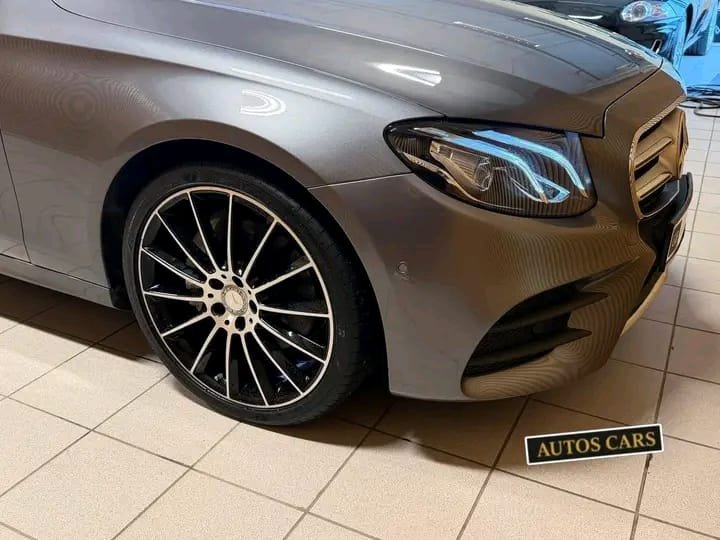 Mercedes-Benz Classe E 220d AMG Line Berline Diesel Boîte Automatique