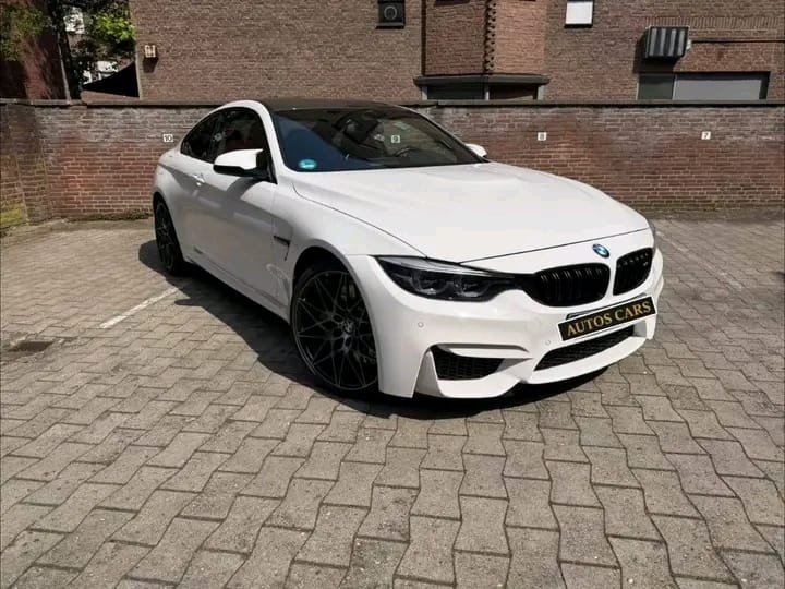 BMW M4 Competition Coupé 450 CV Essence Boîte Automatique Blanc