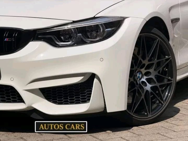 BMW M4 Competition Coupé 450 CV Essence Boîte Automatique Blanc