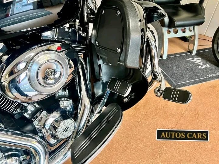 Harley-Davidson Street Glide FLHX Touring 1690cc 84 CV Essence