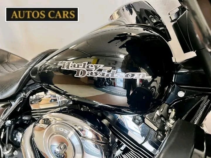 Harley-Davidson Street Glide FLHX Touring 1690cc 84 CV Essence