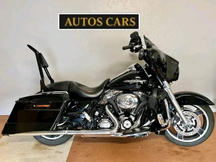 Harley-Davidson Street Glide FLHX Touring 1690cc 84 CV Essence