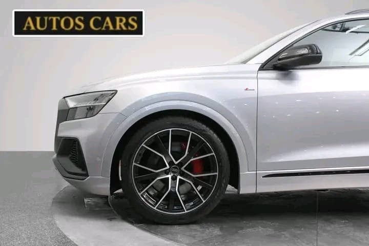 Audi Q8 60 TFSI e Quattro SUV Hybride Rechargeable Boîte Automatique