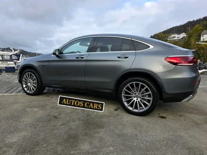 Mercedes-Benz GLC 300 e Coupé 4MATIC Hybride Rechargeable (320 CV)